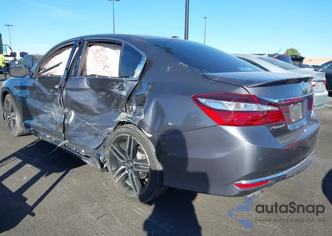 2017 Honda Accord Touring V6 from USA, damaged, VIN 1HGCR3F9XHA038546